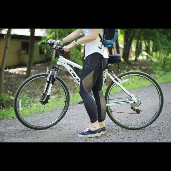 lululemon athletica Pants - Lululemon Run With The Sun Tight Black Pretty Lace Deep Coal Black